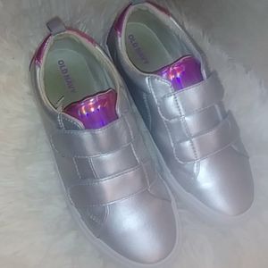 Girls sneakers